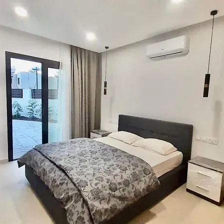 Appartamento New With Community Pool 400m To Venus